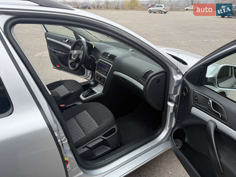 Универсал Skoda Octavia 2010 в Комсомольском фото 8 Универсал Skoda Octavia 2010 в Комсомольском
