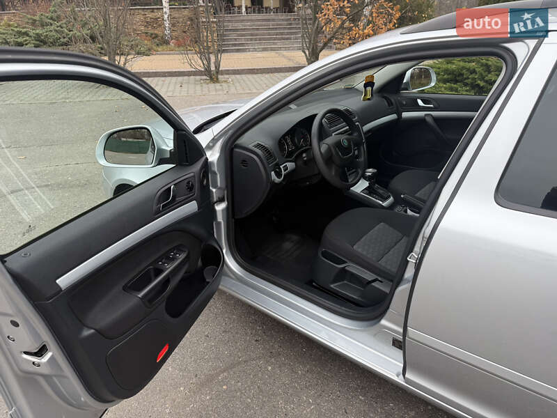 Универсал Skoda Octavia 2010 в Комсомольском фото 6 Универсал Skoda Octavia 2010 в Комсомольском