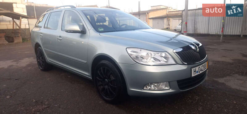 Універсал Skoda Octavia 2010 в Житомирі