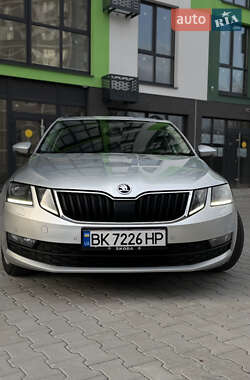 Универсал Skoda Octavia 2017 в Вараше