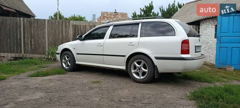 Универсал Skoda Octavia 2010 в Ахтырке фото 4 Универсал Skoda Octavia 2010 в Ахтырке
