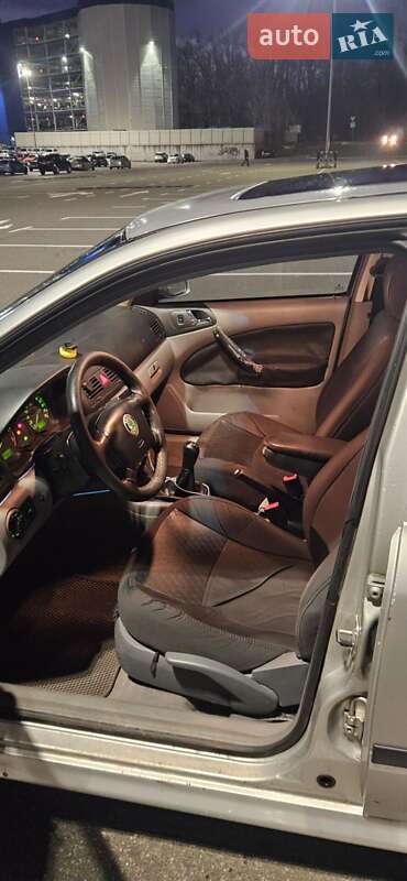 Лифтбек Skoda Octavia 1999 в Киеве