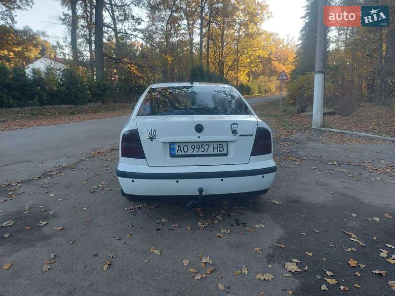 Лифтбек Skoda Octavia 2000 в Остроге