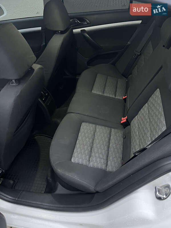 Лифтбек Skoda Octavia 2010 в Золочеве