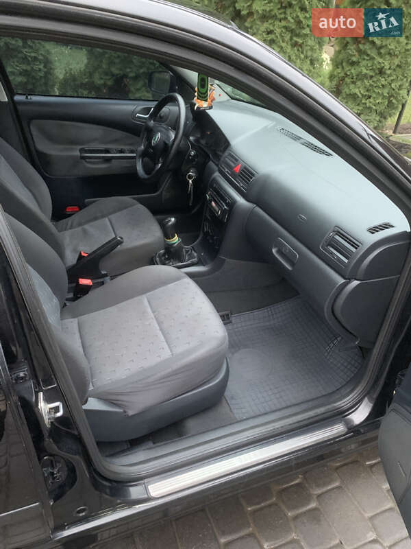 Лифтбек Skoda Octavia 2005 в Бучаче