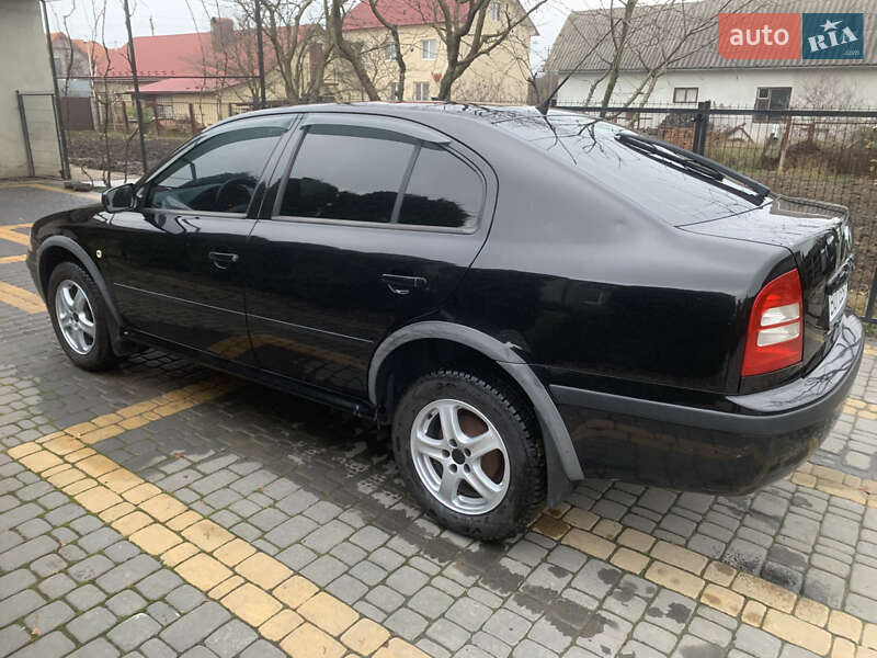 Лифтбек Skoda Octavia 2005 в Бучаче