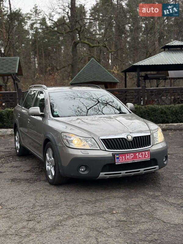 Универсал Skoda Octavia 2010 в Луцке фото 2 Универсал Skoda Octavia 2010 в Луцке