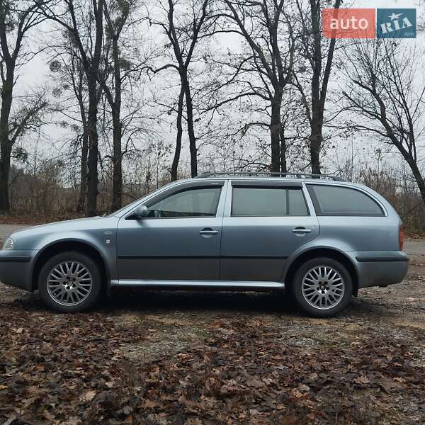 Универсал Skoda Octavia 2001 в Гадяче