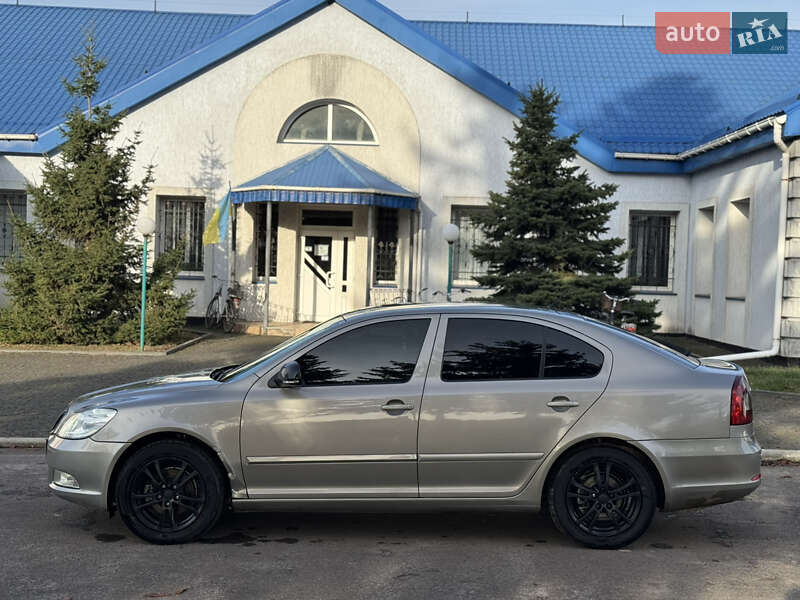 Лифтбек Skoda Octavia 2009 в Радивилове