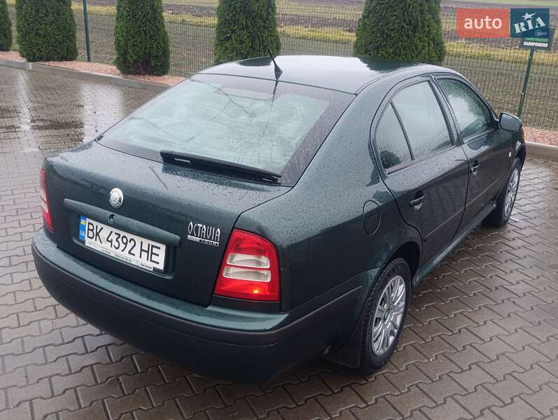 Ліфтбек Skoda Octavia 2006 в Рівному