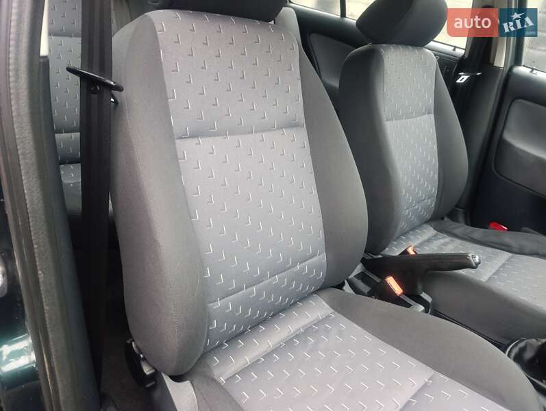 Ліфтбек Skoda Octavia 2006 в Рівному