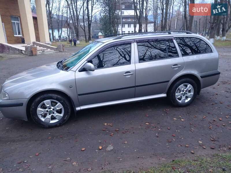 Універсал Skoda Octavia 2008 в Путилі