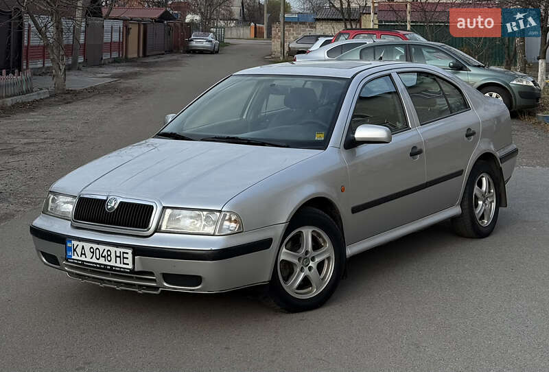 Лифтбек Skoda Octavia 1998 в Чернигове