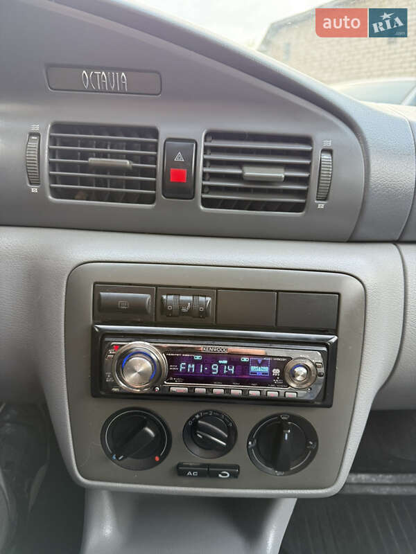 Лифтбек Skoda Octavia 1998 в Чернигове