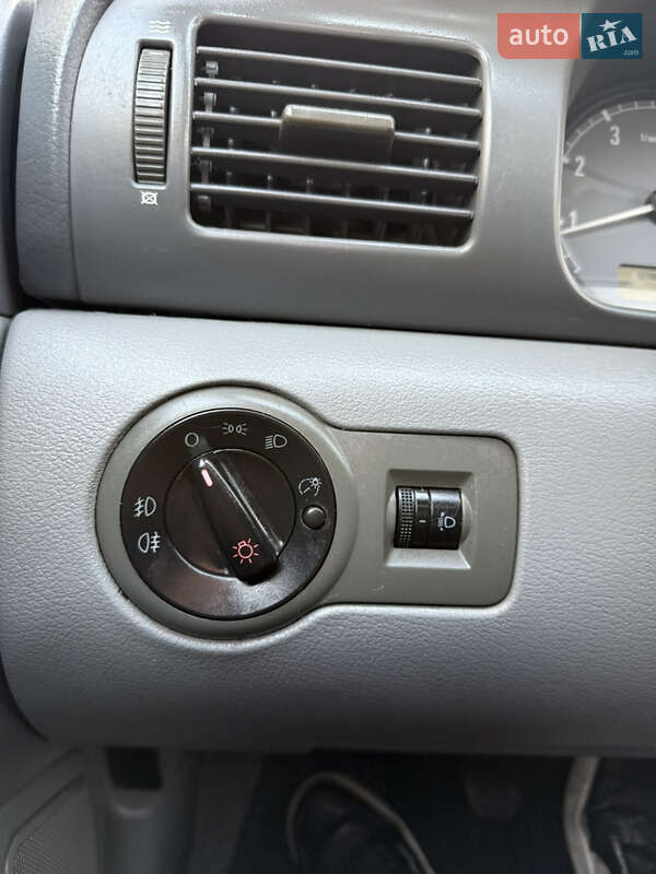 Лифтбек Skoda Octavia 1998 в Чернигове