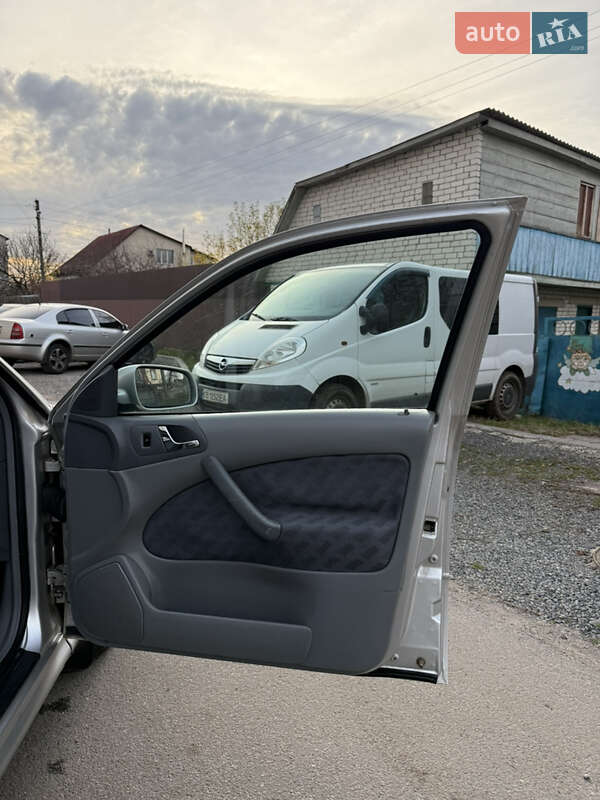 Лифтбек Skoda Octavia 1998 в Чернигове