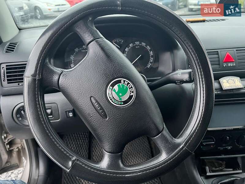 Лифтбек Skoda Octavia 2008 в Львове