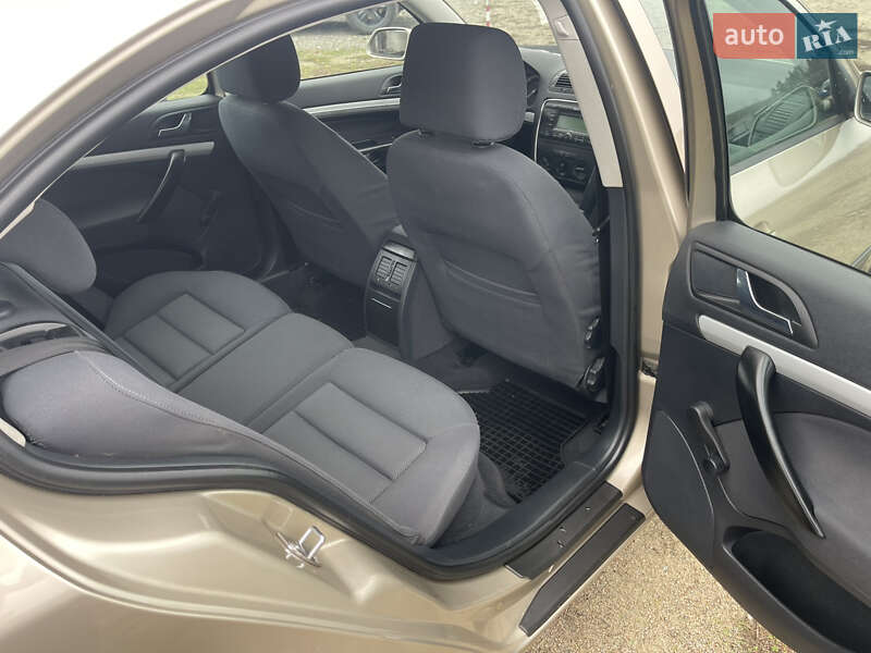 Лифтбек Skoda Octavia 2005 в Умани