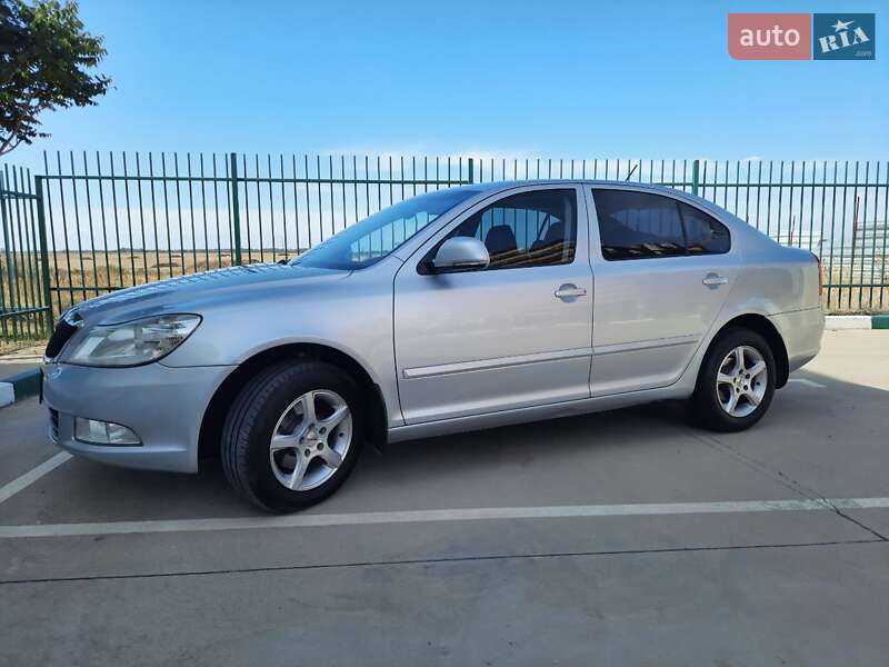 Ліфтбек Skoda Octavia 2011 в Южному фото Ліфтбек Skoda Octavia 2011 в Южному