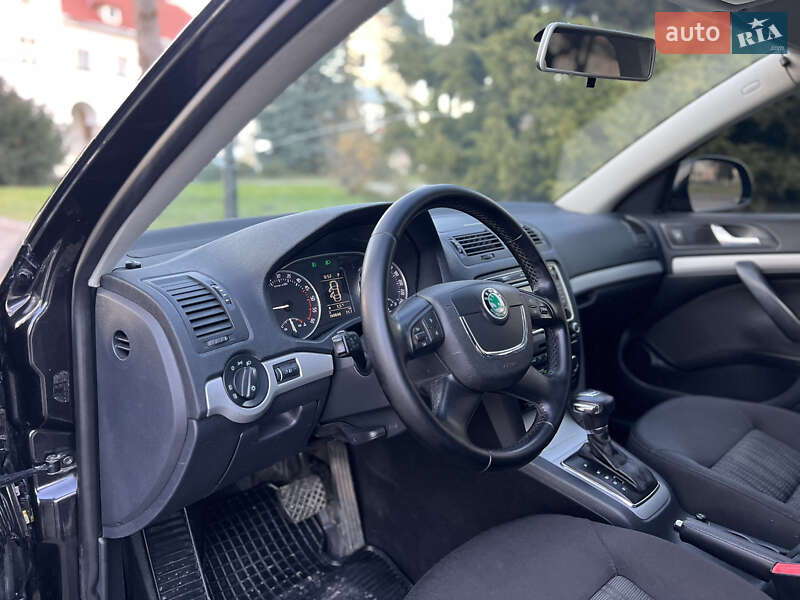 Универсал Skoda Octavia 2010 в Жовкве