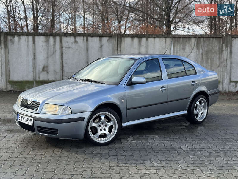Лифтбек Skoda Octavia 2004 в Сарнах