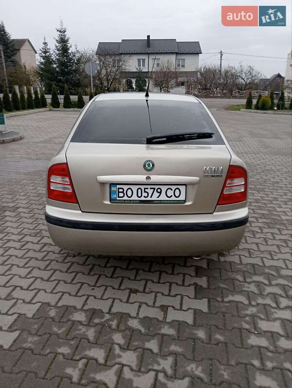 Лифтбек Skoda Octavia 2004 в Гусятине