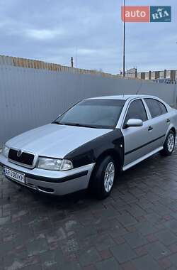 Ліфтбек Skoda Octavia 1999 в Запоріжжі