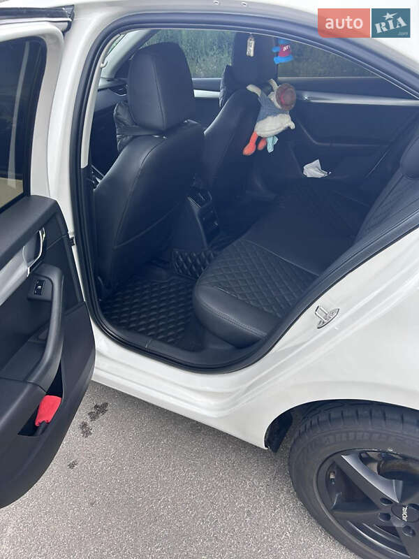 Лифтбек Skoda Octavia 2013 в Киеве фото 8 Лифтбек Skoda Octavia 2013 в Киеве