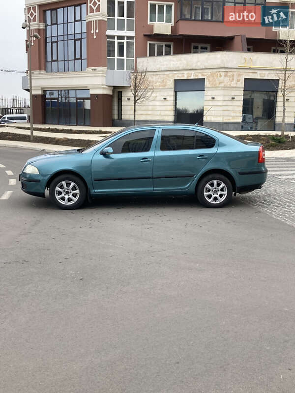 Лифтбек Skoda Octavia 2006 в Умани