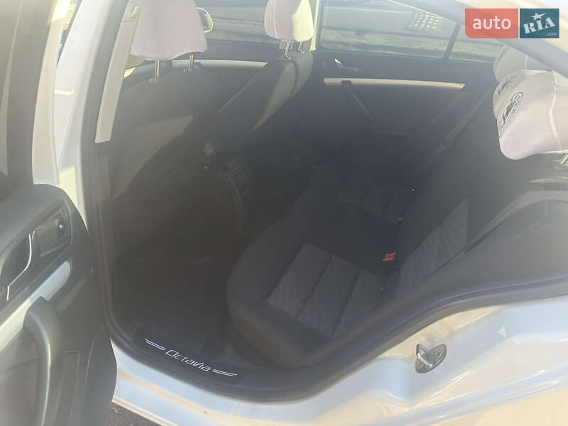 Лифтбек Skoda Octavia 2009 в Киеве