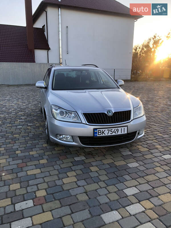 Универсал Skoda Octavia 2012 в Бродах