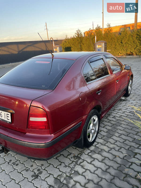 Лифтбек Skoda Octavia 1998 в Ужгороде