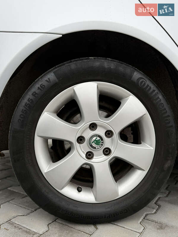 Универсал Skoda Octavia 2010 в Луцке