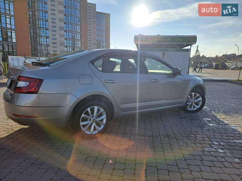 Лифтбек Skoda Octavia 2017 в Ивано-Франковске