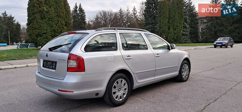 Универсал Skoda Octavia 2010 в Желтых Водах