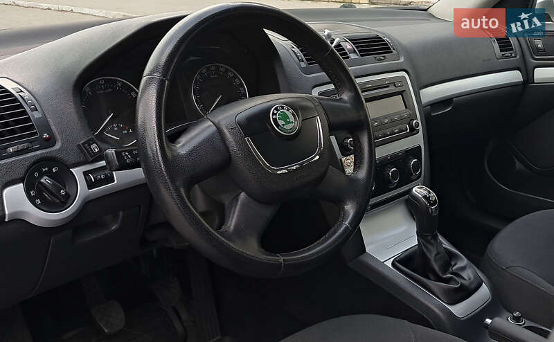 Универсал Skoda Octavia 2010 в Желтых Водах
