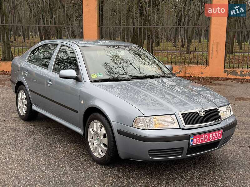 Лифтбек Skoda Octavia 2004 в Кропивницком