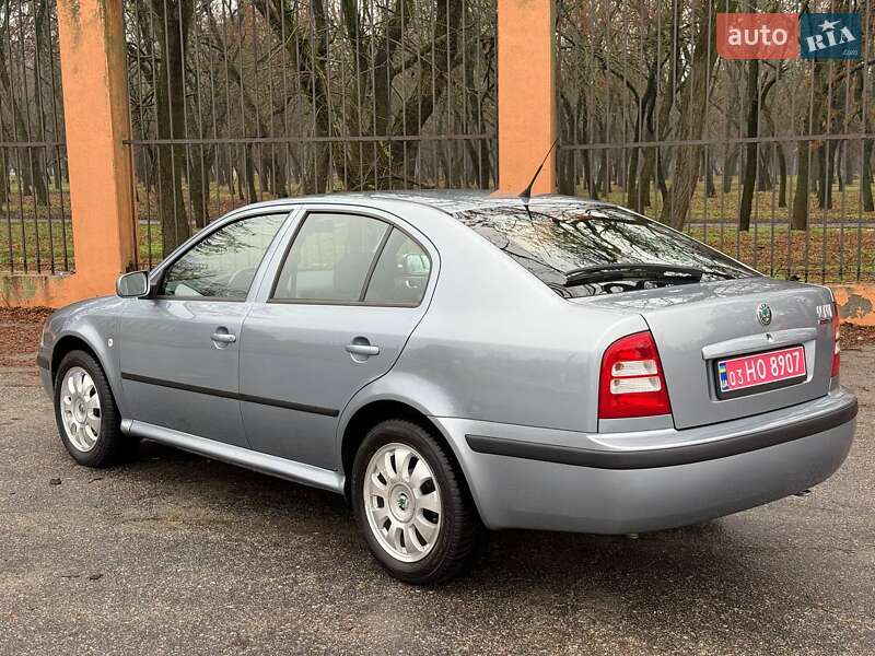 Лифтбек Skoda Octavia 2004 в Кропивницком
