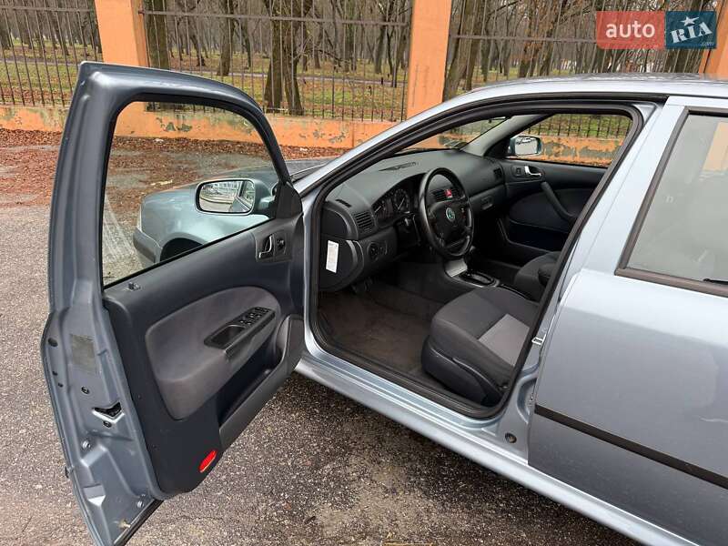 Лифтбек Skoda Octavia 2004 в Кропивницком