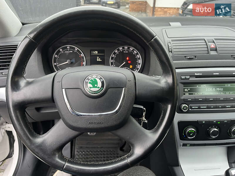 Лифтбек Skoda Octavia 2009 в Звягеле