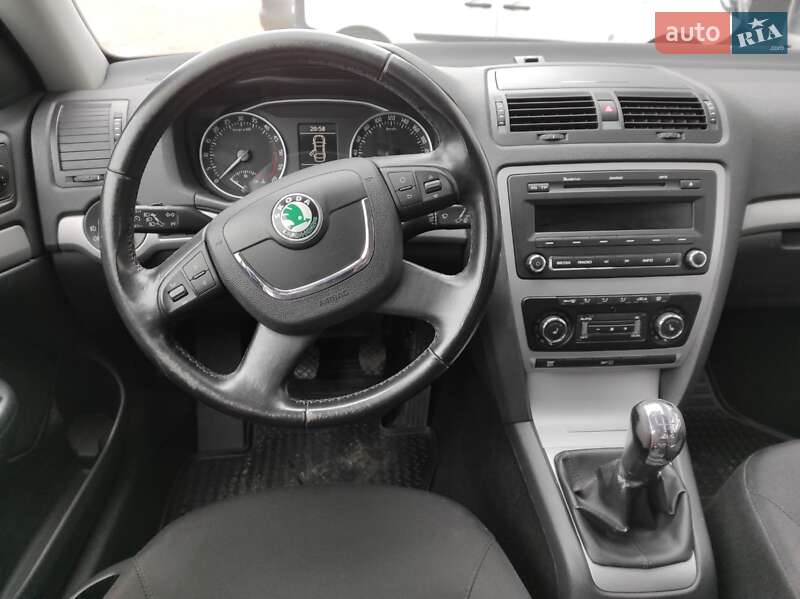 Универсал Skoda Octavia 2010 в Сарнах