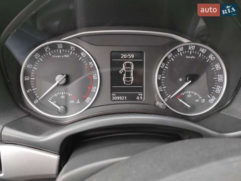 Универсал Skoda Octavia 2010 в Сарнах