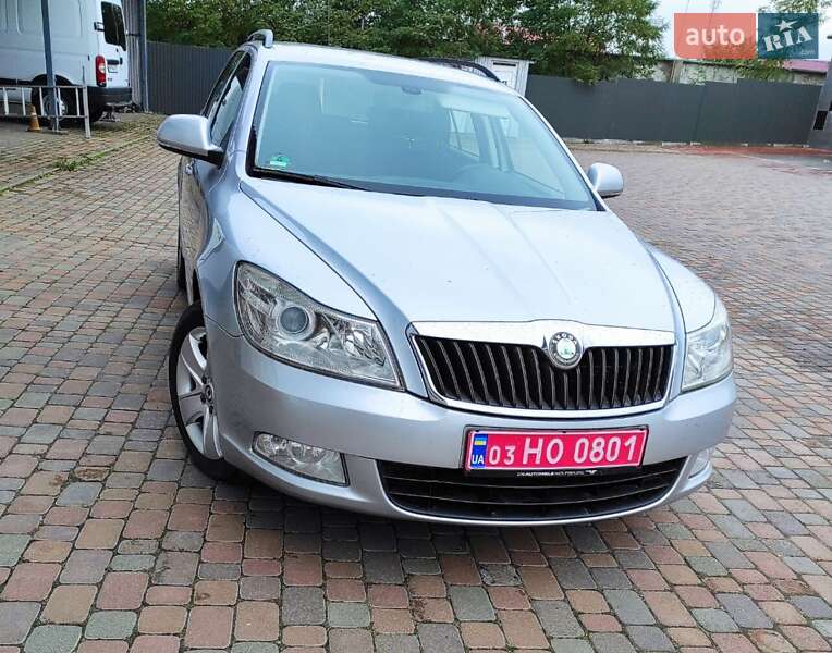 Универсал Skoda Octavia 2010 в Сарнах