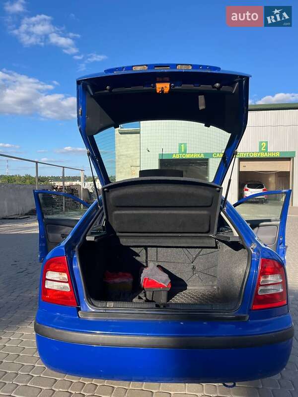 Лифтбек Skoda Octavia 2002 в Чорткове