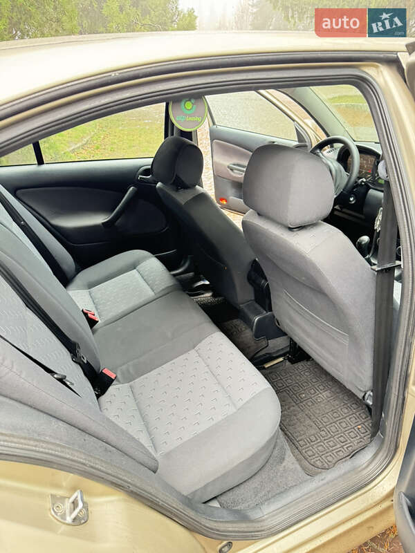 Лифтбек Skoda Octavia 2005 в Киеве