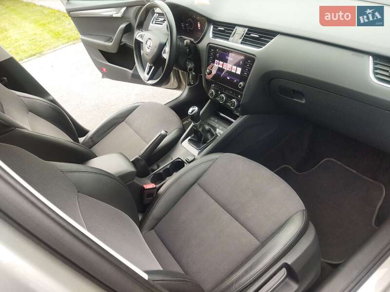 Универсал Skoda Octavia 2019 в Звягеле