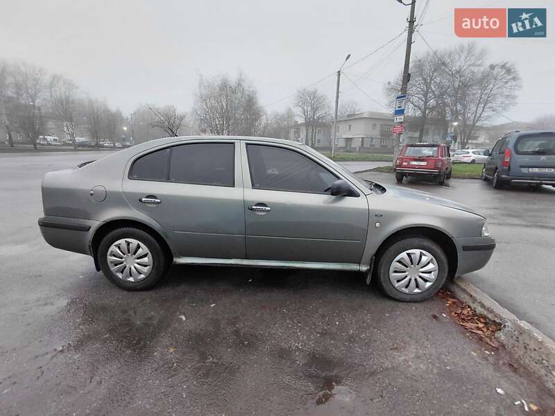 Лифтбек Skoda Octavia 2003 в Гадяче