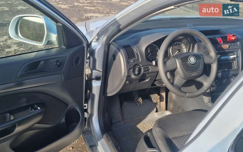 Ліфтбек Skoda Octavia 2010 в Дніпрі