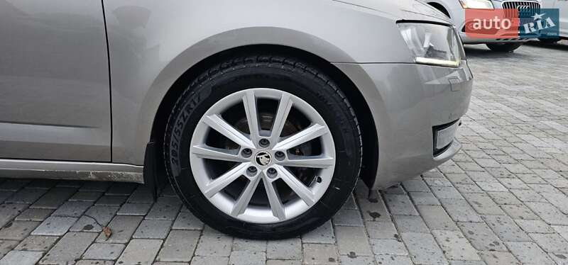 Универсал Skoda Octavia 2016 в Нововолынске