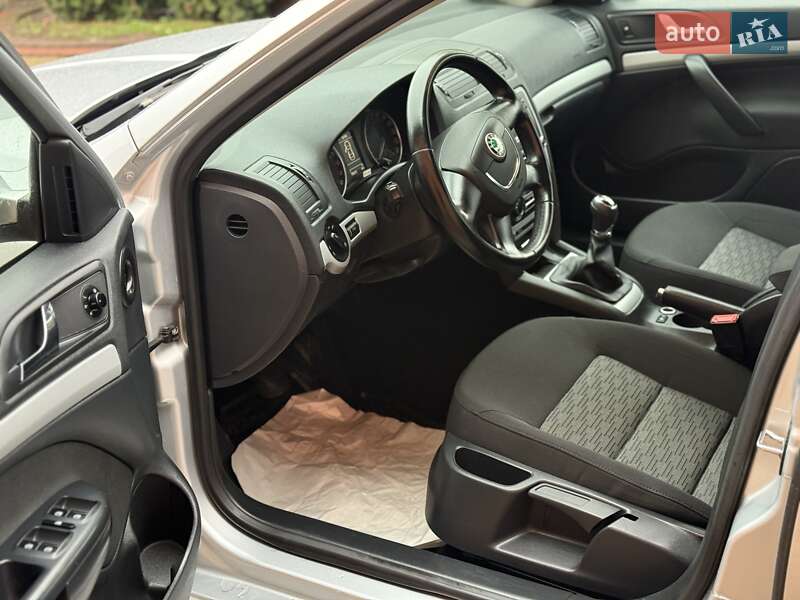 Универсал Skoda Octavia 2012 в Сарнах